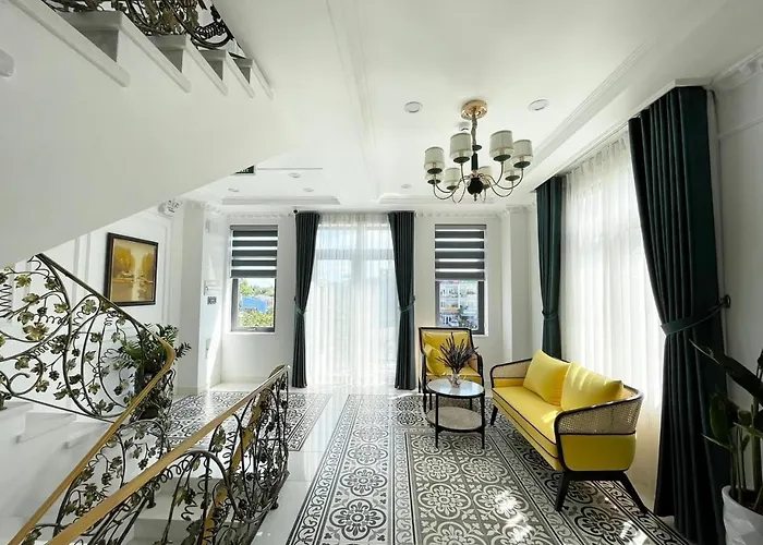 Paris Hotel & Cafe