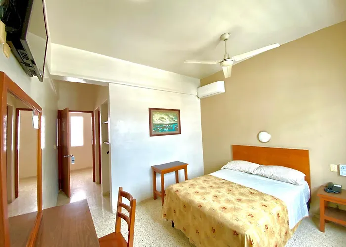 Hotel Delfines