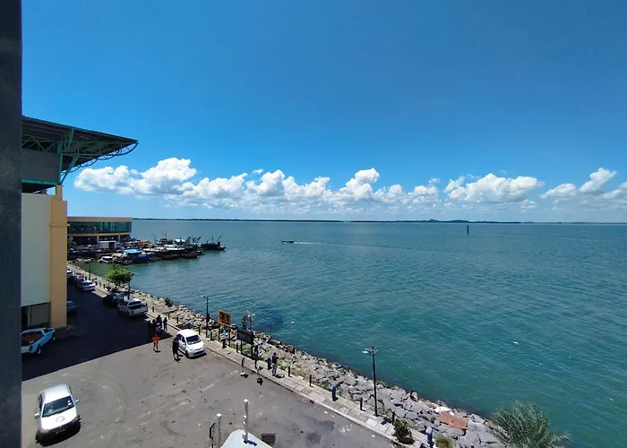 Marine Bay Hotel