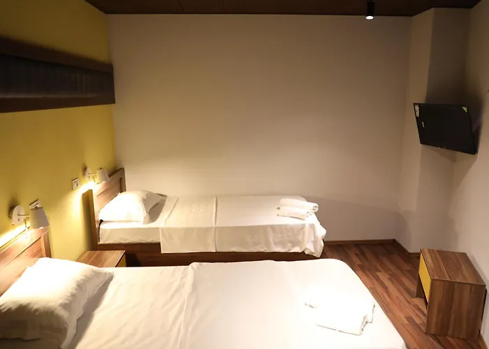 Hotel Hiserra