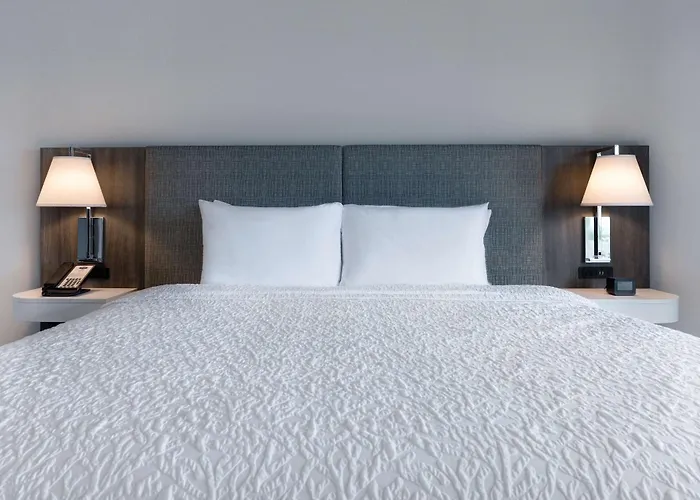 Hampton Inn & Suites Burlington, Ontario, Canada