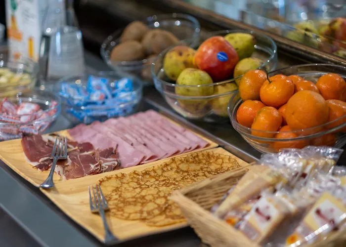 Logis - Hotel Restaurant La Sapiniere - Proche Saint Omer