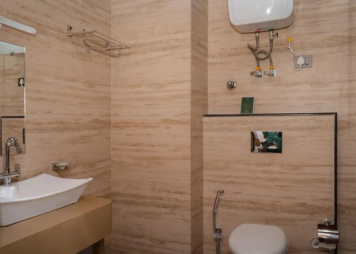 Staynest Retreat & Spa Gangtok !! Prime Location !! Mountain View Rooms !! Swimming Pool !! Gym !! Bar