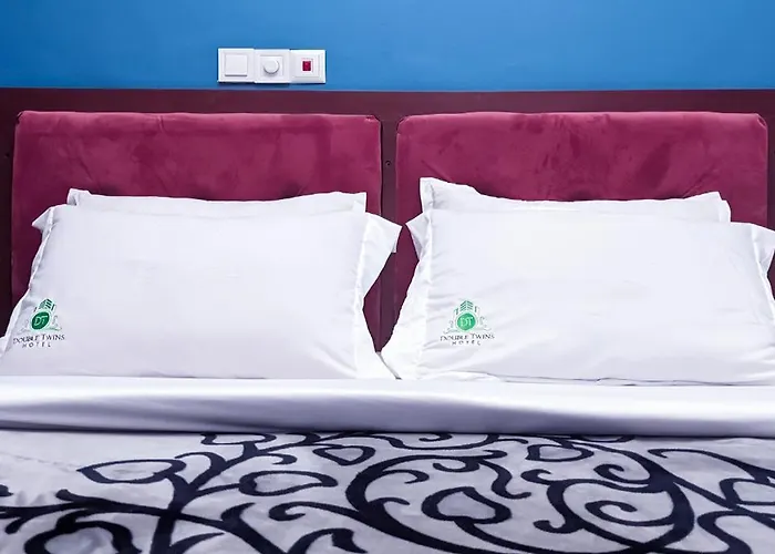 Double Twins Hotel & Suites