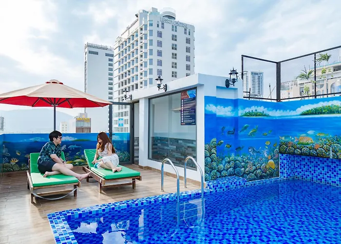 Azura Gold Hotel & Apartment