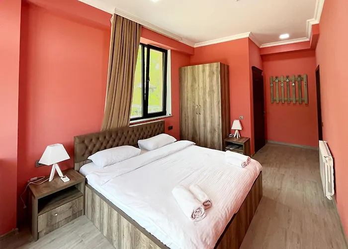 Khidikari Hotel