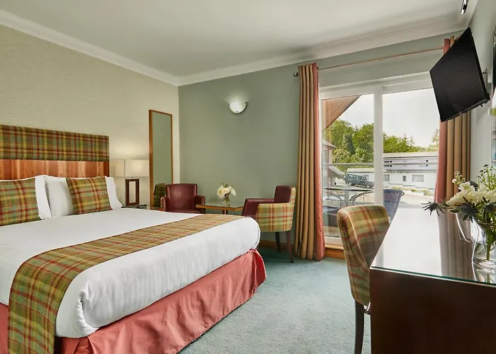 Clan Macduff Hotel