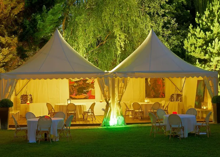 Hotel Les Jardins D'Adalric