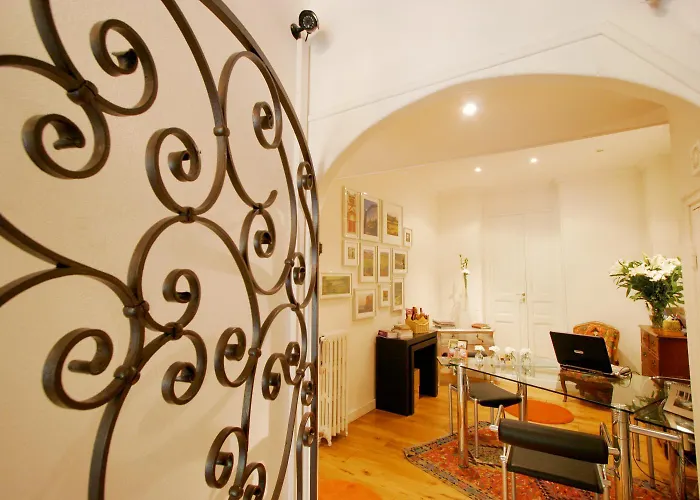 Hôtel Des Poètes avec Garage privé
