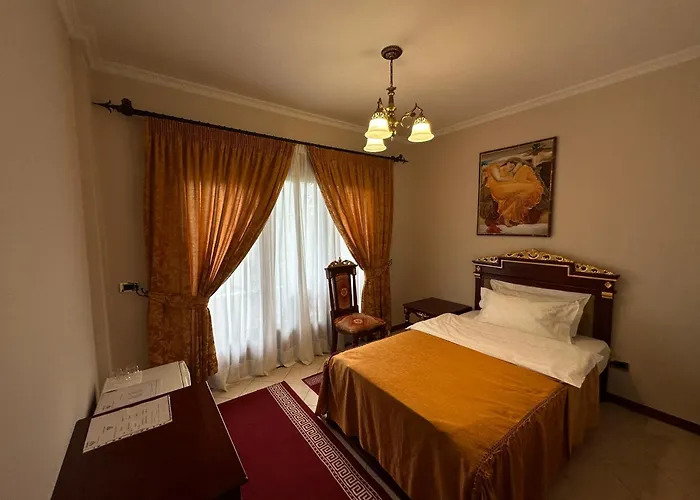 Dinasty Hotel