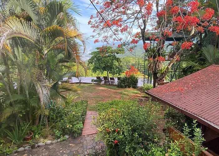 Pacific Edge Eco Lodge Dominical
