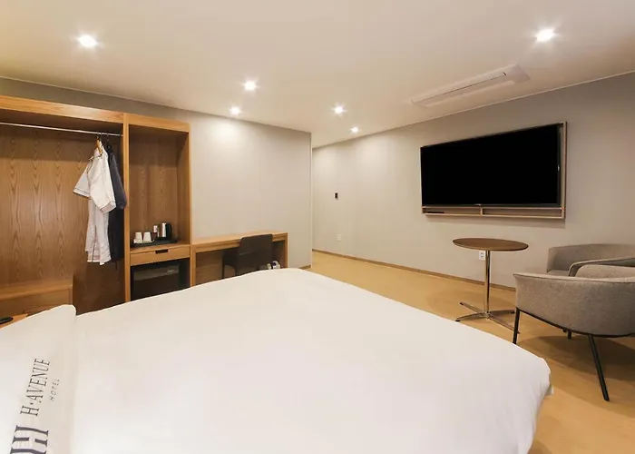 H Avenue Hotel In Gyeongju