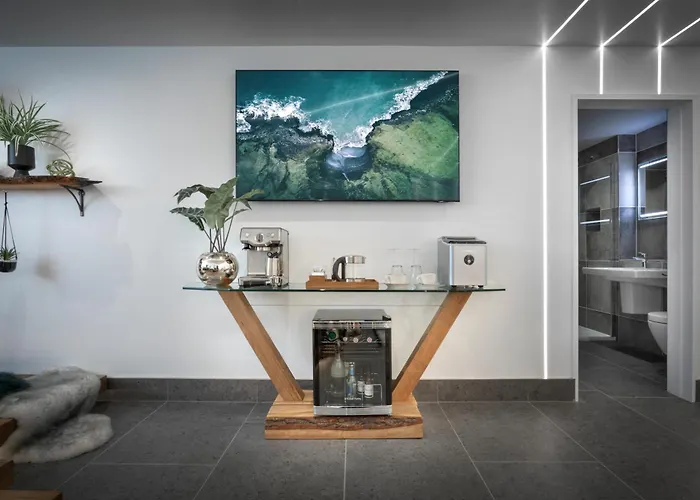 Aphrodites Group - Luxury Hot Tub Suites In Central Lake District!