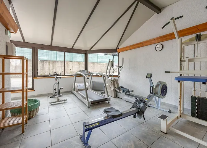 Logis Hostellerie Motel Au Bois Le Sire