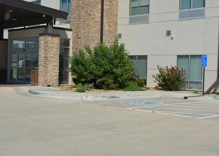Holiday Inn Express & Suites