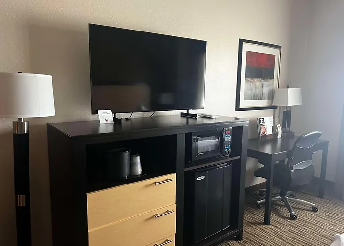 Best Western Plus Landmark Hotel