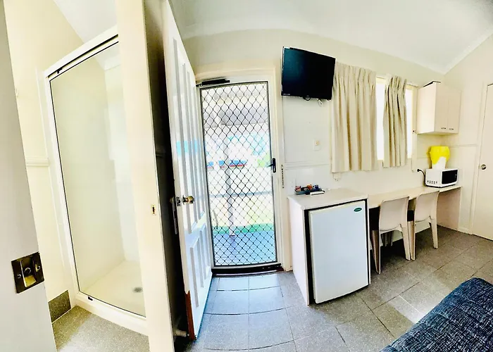 Country Way Motor Inn