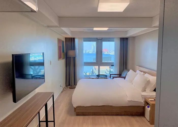 Chungchoho Best Hotel