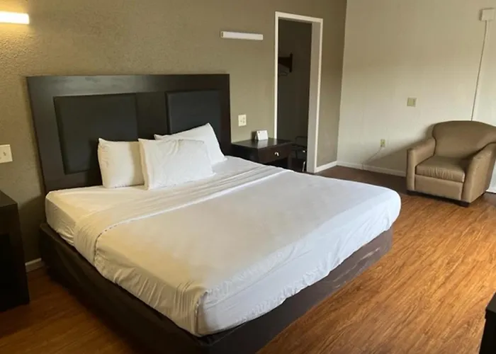 Posh Inn & Suites
