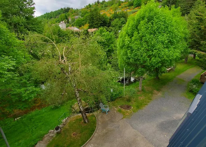 Camping Hôtel Les Airelles Montagne Ardéchoise