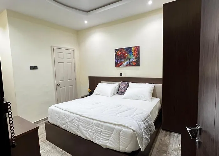 Fragrance Apartments And Suites