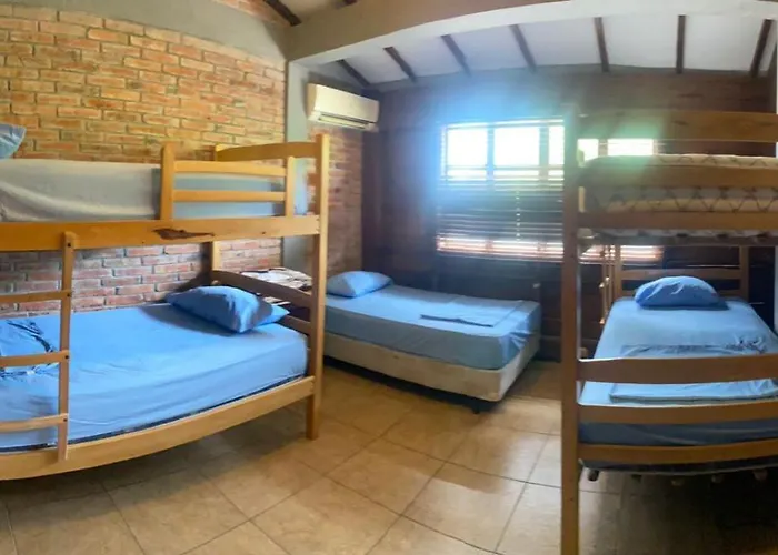 Tavarua Hotel Montanita