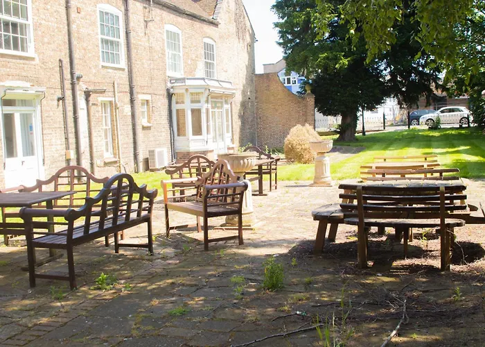 Oliver Cromwell Hotel