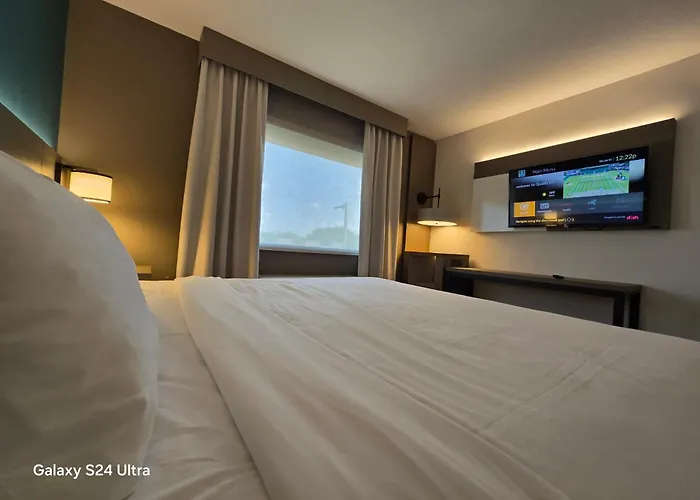 Comfort Inn & Suites Mason City - Clear Lake