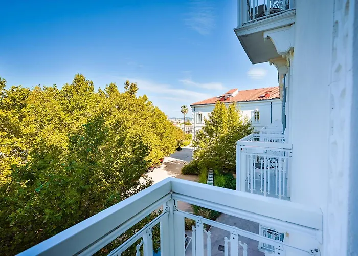 Grand Hôtel des Sablettes Plage - Curio Collection by Hilton+++