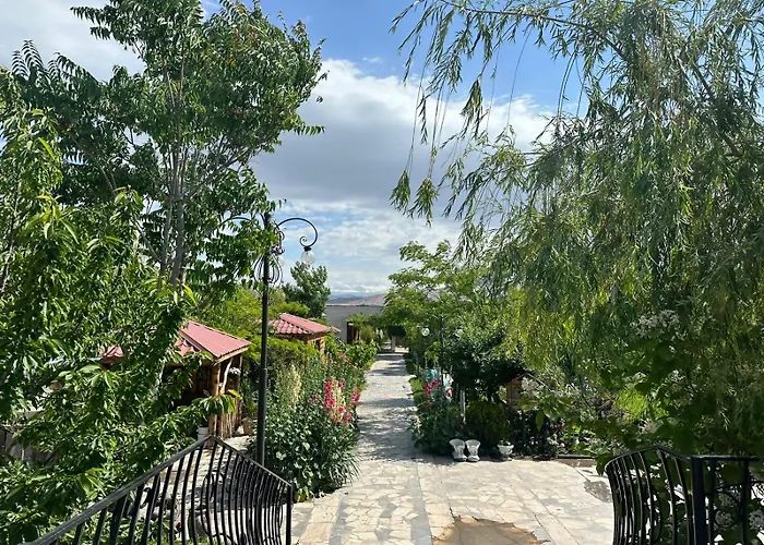 Ralina Restaurant And Hotel