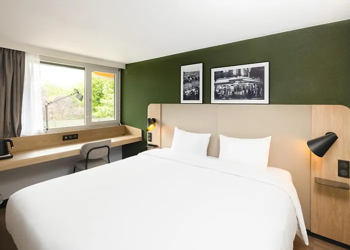 Campanile Nature - Taverny