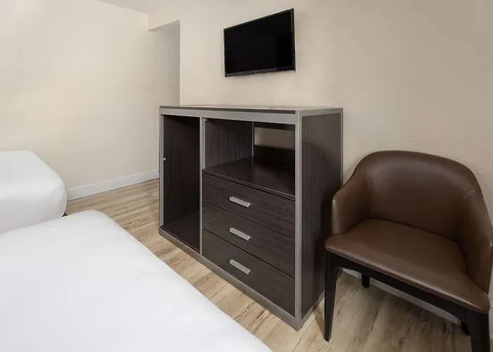 Travelodge Wildwood Inn