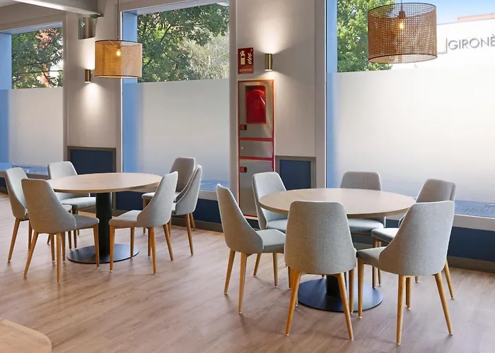B&B Hotel Girona 2