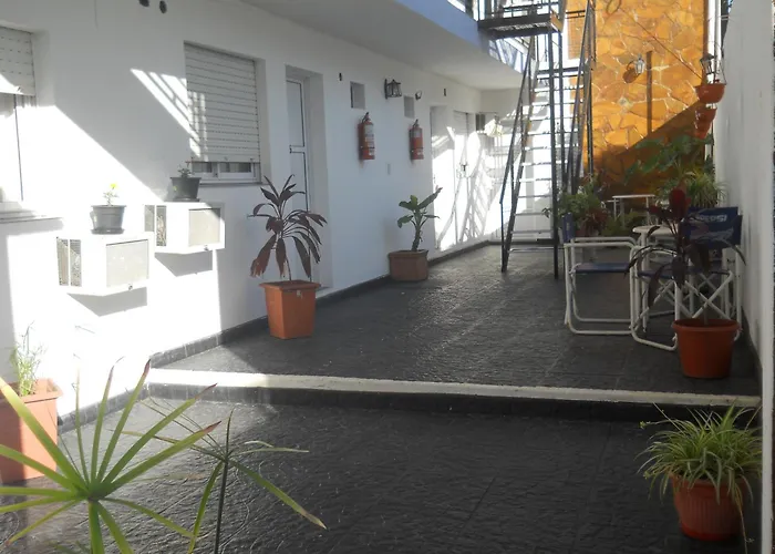 Dennisse Hotel