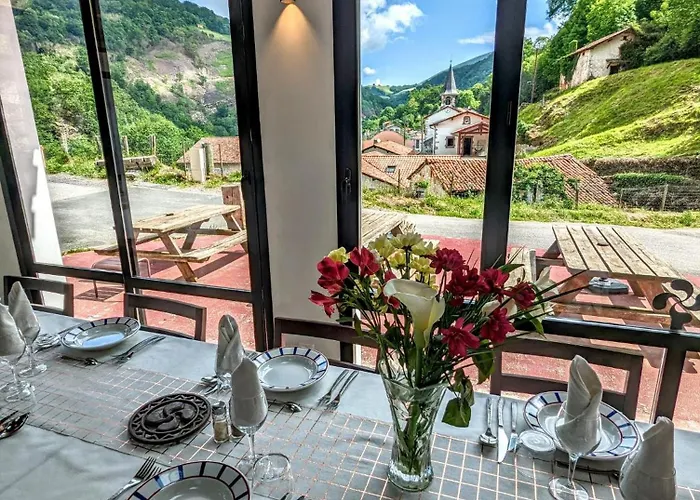 Logis Hotel Erreguina
