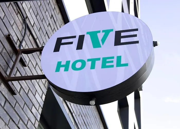 Five Hotel