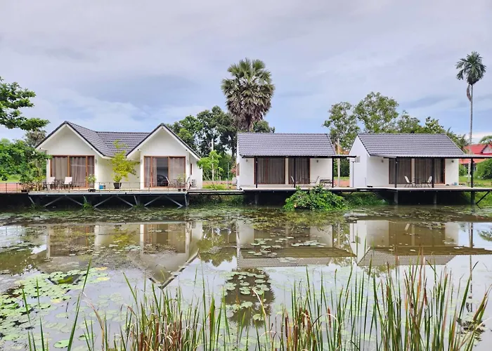The Duck Cafe And Resort