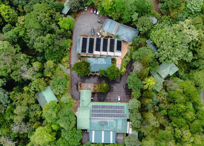 Avita Lodge