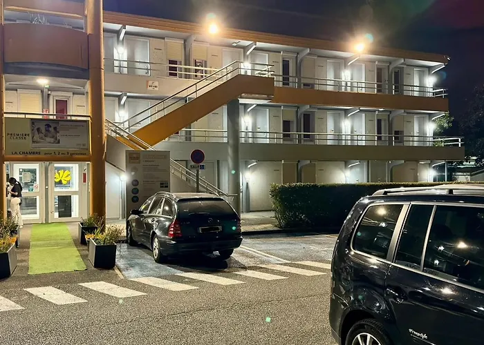 Premiere Classe St Quentin en Yvelines Elancourt