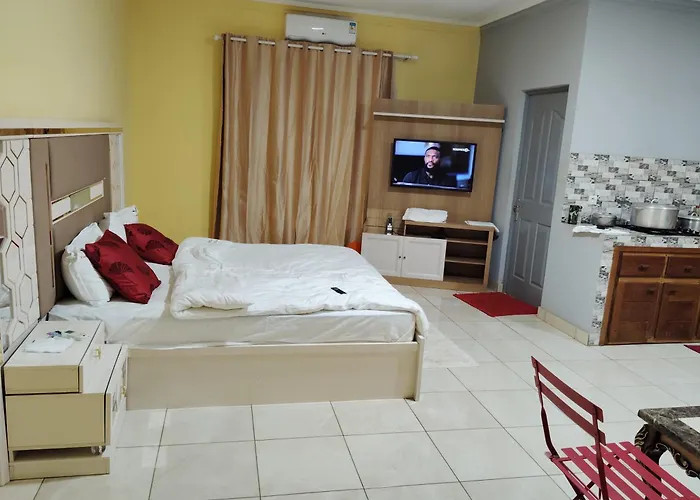 Hotel Golden House