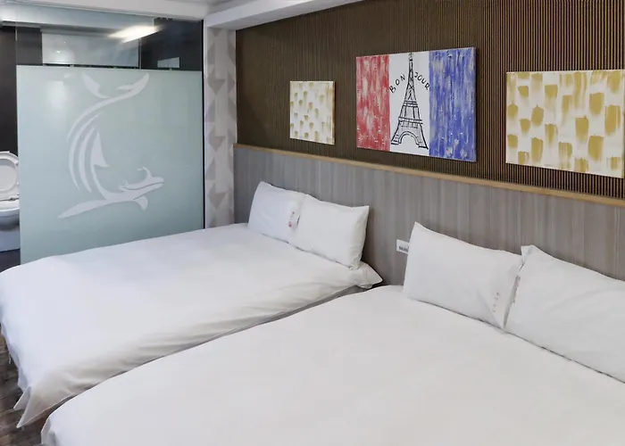 Love River Inn 愛河日央