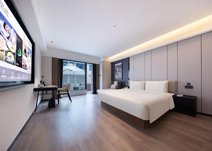 Atour Hotel Zhengzhou North Dragon Lake Financial Center