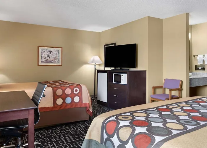 Super 8 By Wyndham Dyersville