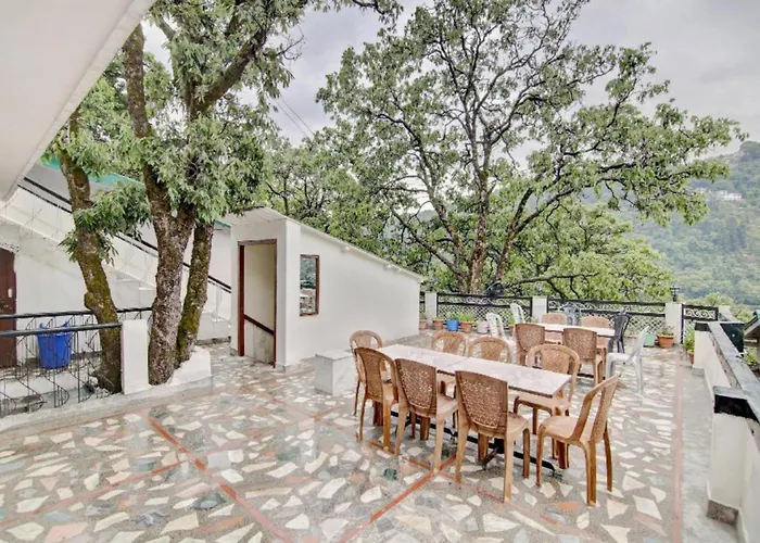 Goroomgo Gp Lake View Mall Road Nainital - Prime Location & Luxury Room - Excellent Customer Service Awarded