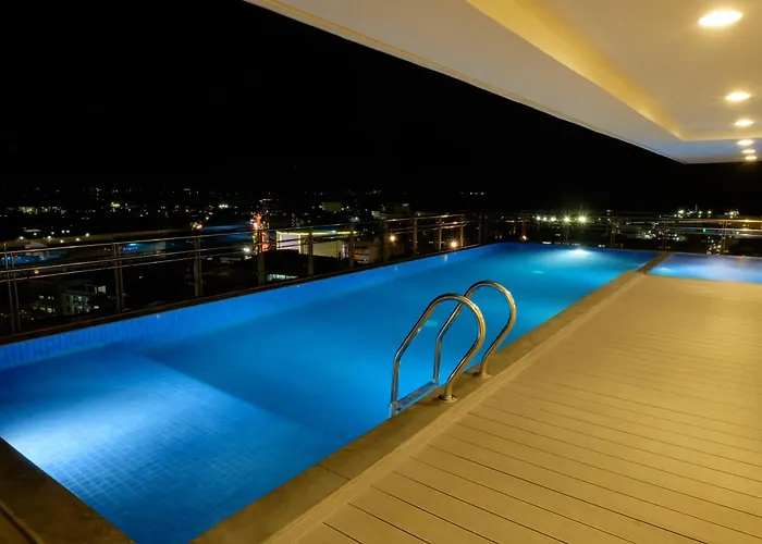 One Central Hotel&Suites