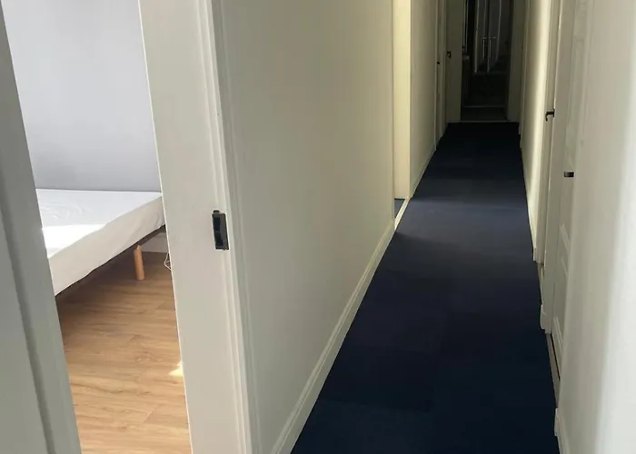 Hotel Clermont Airport