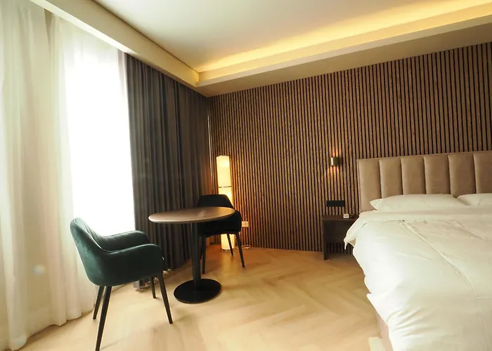 Tung Hotel