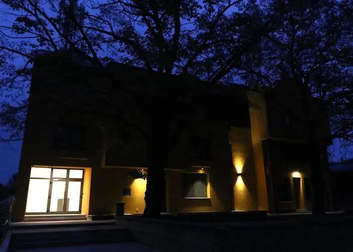 Vinotel Brzica Aljmas