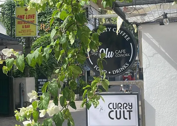 Una Beach Hotel & Olu Cafe