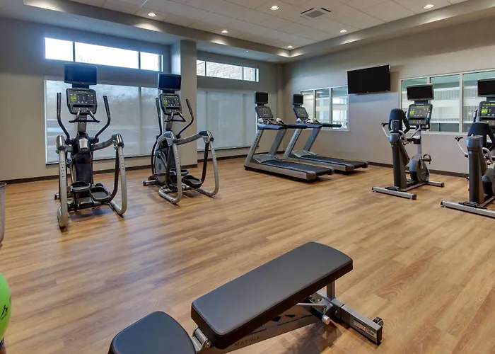 Drury Inn & Suites Cleveland Beachwood